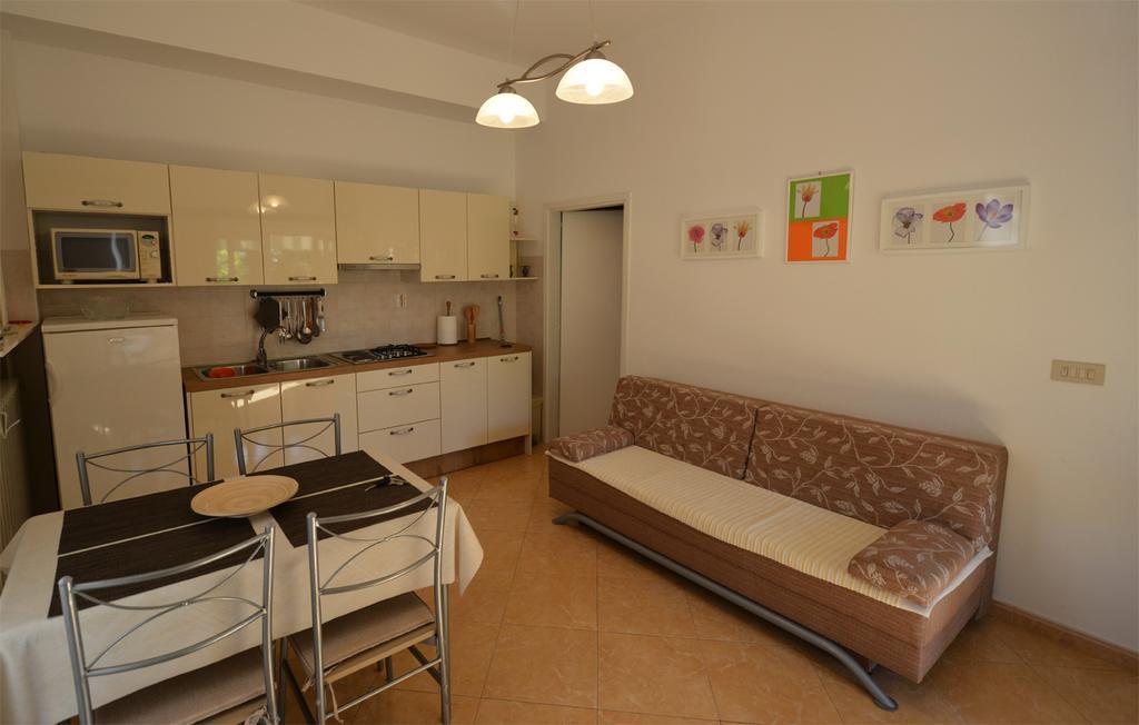 Apartments Nela ポレッチ エクステリア 写真