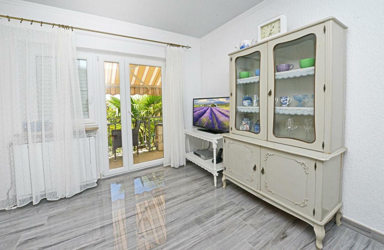 Apartments Nela ポレッチ エクステリア 写真