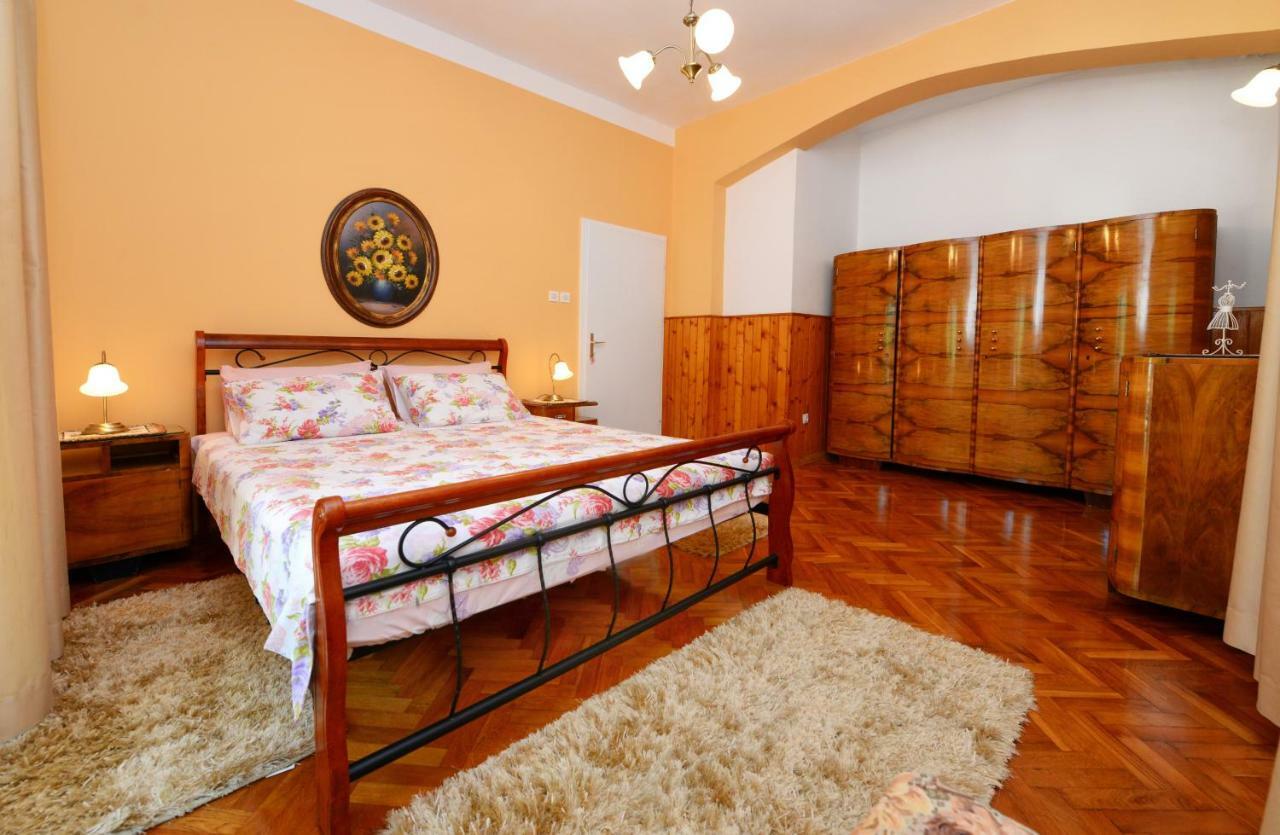 Apartments Nela ポレッチ エクステリア 写真