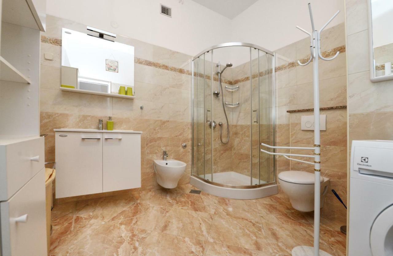 Apartments Nela ポレッチ エクステリア 写真